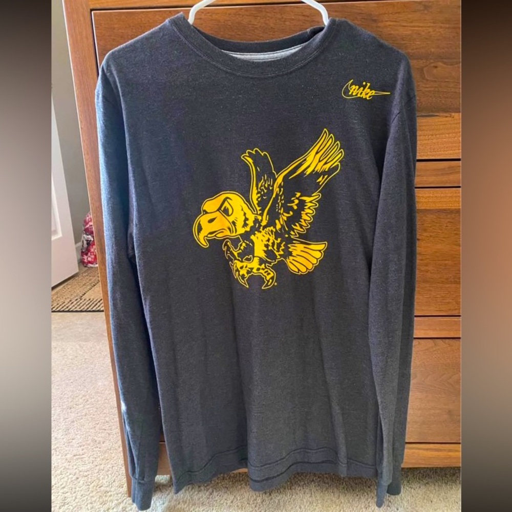 Men’s Nike Hawkeye shirt